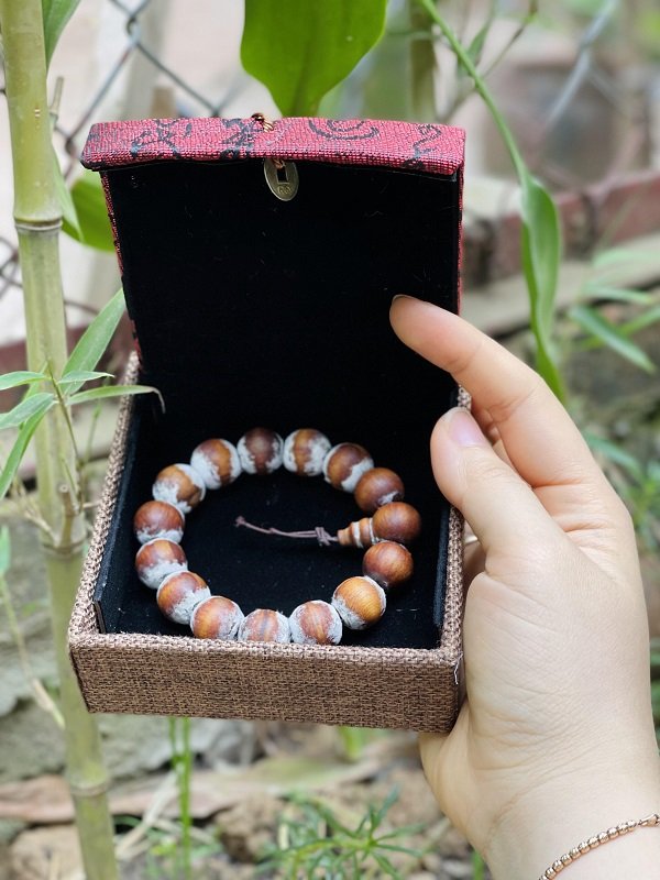 Trang Sức - Vật Phẩm Đồ Dùng